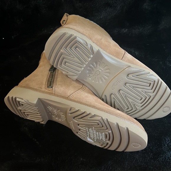 Uggs - Picture 3 of 3